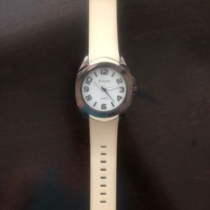 Zovatti Women’s Quartz Watch